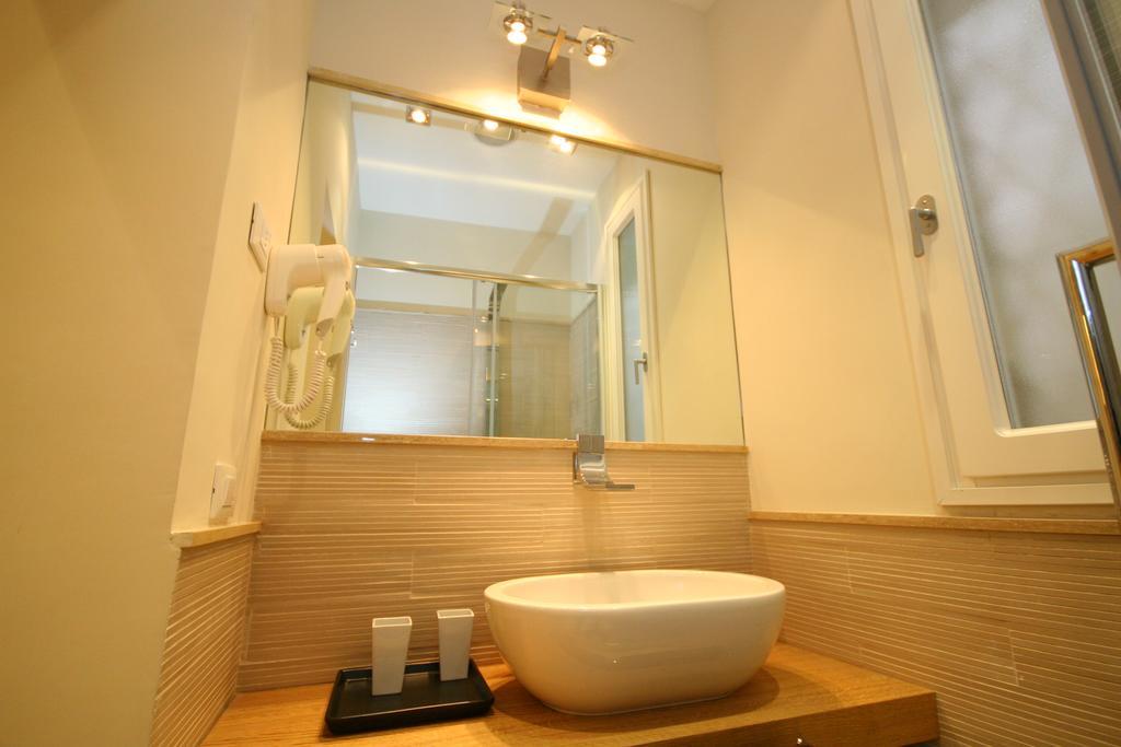 Campo Dei Fiori Modern Apartment With Terrace Rom Eksteriør billede